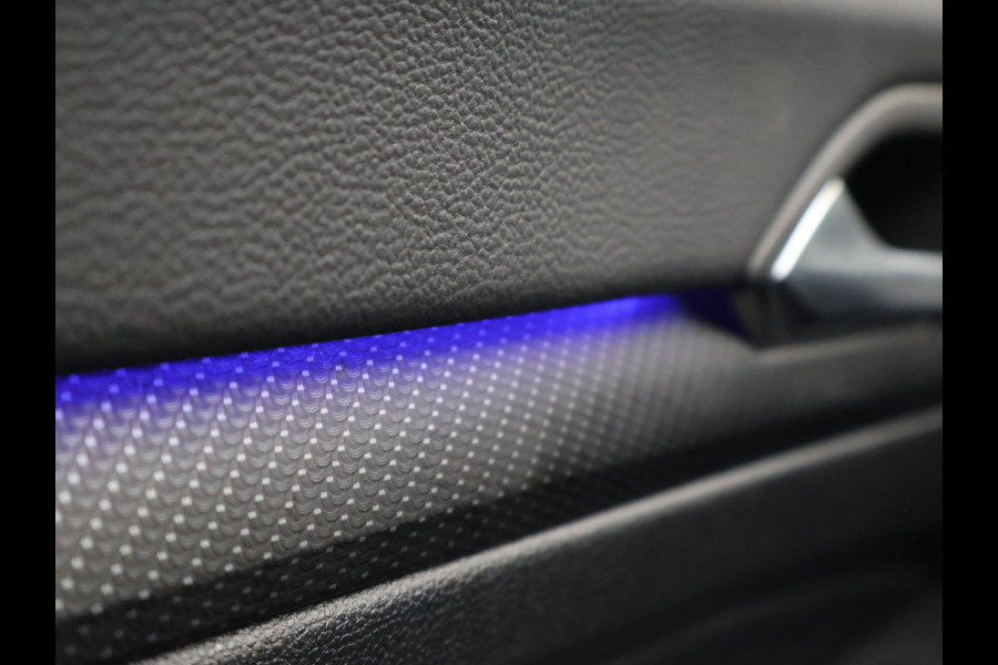 Volkswagen Golf R 2.0 TSI R 4MOTION 320 PK + AKRAPOVIC UITLAAT | PANORAMA | STOELVENTILATIE | HARMAN/KARDON | NAPPA LEDER