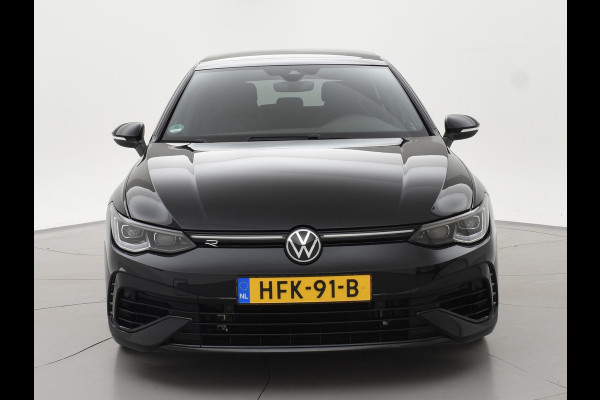Volkswagen Golf R 2.0 TSI R 4MOTION 320 PK + AKRAPOVIC UITLAAT | PANORAMA | STOELVENTILATIE | HARMAN/KARDON | NAPPA LEDER
