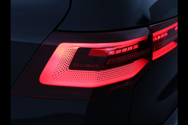 Volkswagen Golf R 2.0 TSI R 4MOTION 320 PK + AKRAPOVIC UITLAAT | PANORAMA | STOELVENTILATIE | HARMAN/KARDON | NAPPA LEDER