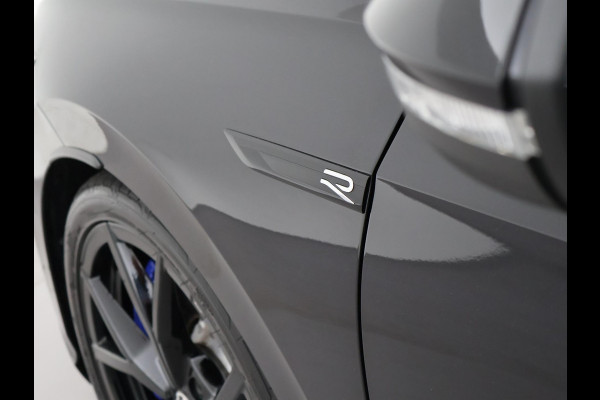 Volkswagen Golf R 2.0 TSI R 4MOTION 320 PK + AKRAPOVIC UITLAAT | PANORAMA | STOELVENTILATIE | HARMAN/KARDON | NAPPA LEDER