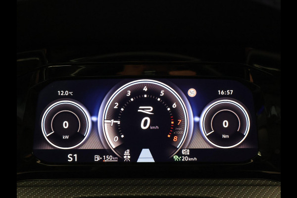 Volkswagen Golf R 2.0 TSI R 4MOTION 320 PK + AKRAPOVIC UITLAAT | PANORAMA | STOELVENTILATIE | HARMAN/KARDON | NAPPA LEDER