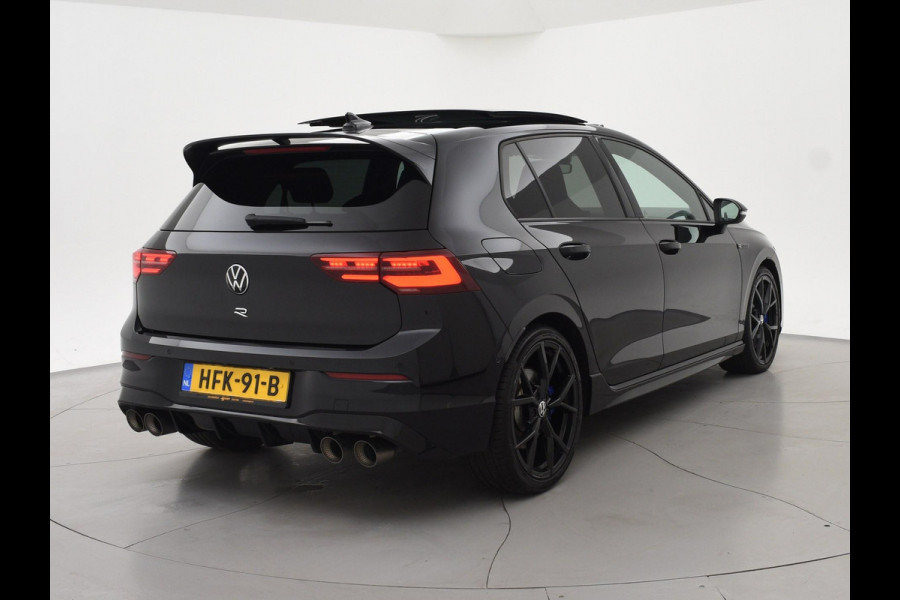 Volkswagen Golf R 2.0 TSI R 4MOTION 320 PK + AKRAPOVIC UITLAAT | PANORAMA | STOELVENTILATIE | HARMAN/KARDON | NAPPA LEDER