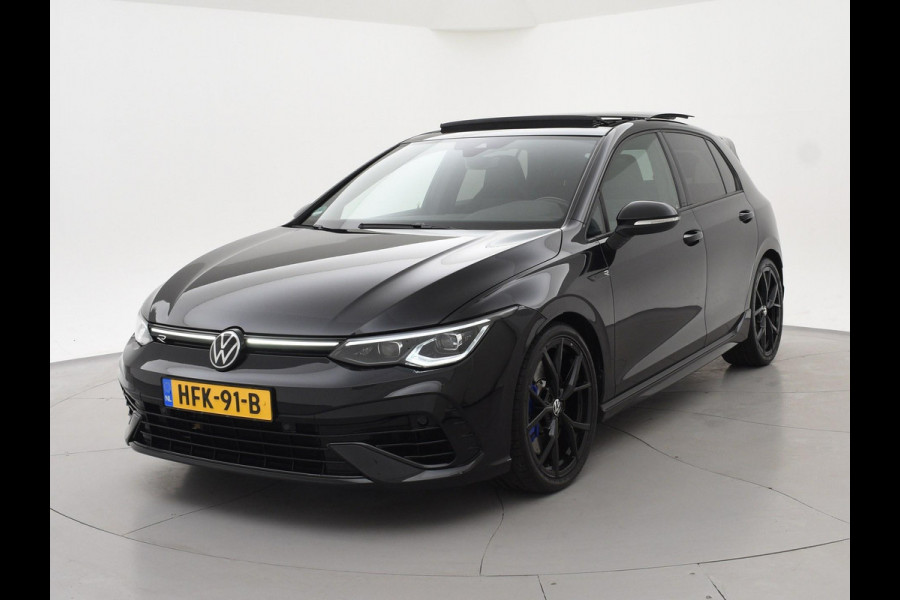 Volkswagen Golf R 2.0 TSI R 4MOTION 320 PK + AKRAPOVIC UITLAAT | PANORAMA | STOELVENTILATIE | HARMAN/KARDON | NAPPA LEDER