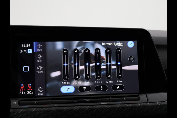 Volkswagen Golf R 2.0 TSI R 4MOTION 320 PK + AKRAPOVIC UITLAAT | PANORAMA | STOELVENTILATIE | HARMAN/KARDON | NAPPA LEDER