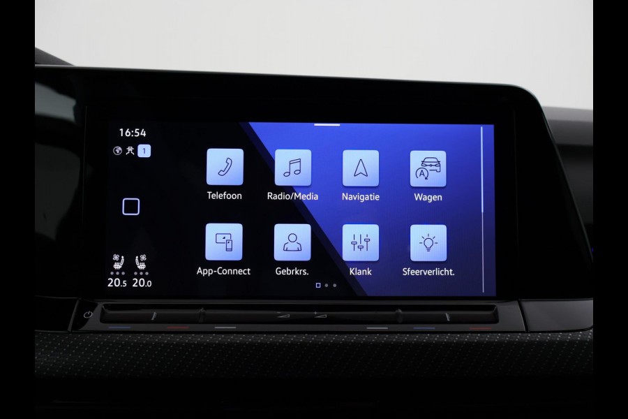 Volkswagen Golf R 2.0 TSI R 4MOTION 320 PK + AKRAPOVIC UITLAAT | PANORAMA | STOELVENTILATIE | HARMAN/KARDON | NAPPA LEDER