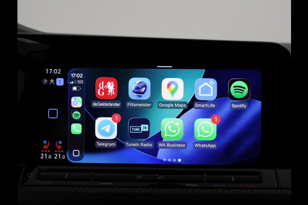 Volkswagen Golf R 2.0 TSI R 4MOTION 320 PK + AKRAPOVIC UITLAAT | PANORAMA | STOELVENTILATIE | HARMAN/KARDON | NAPPA LEDER