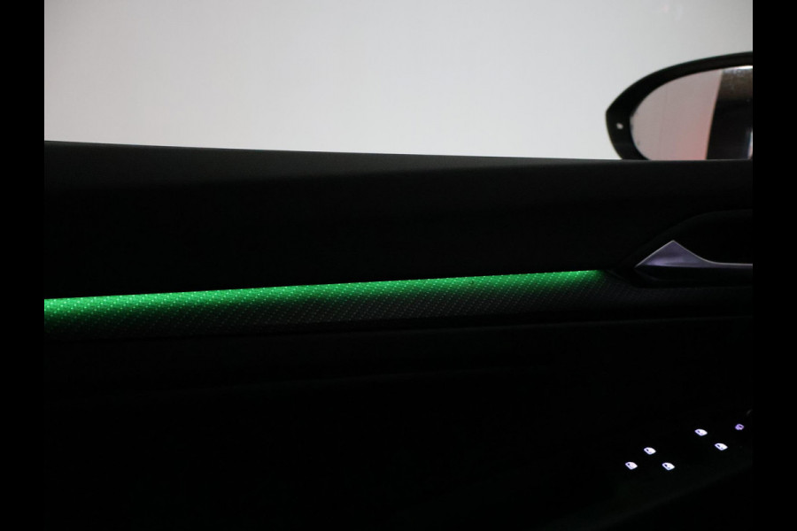 Volkswagen Golf R 2.0 TSI R 4MOTION 320 PK + AKRAPOVIC UITLAAT | PANORAMA | STOELVENTILATIE | HARMAN/KARDON | NAPPA LEDER