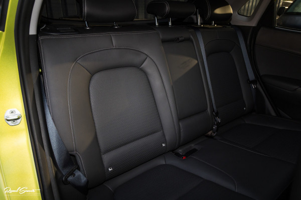 Hyundai Kona 1.6 T-GDI 4WD Premium | Trekhaak | Keyless | Primium audio | Blis | Apple carplay |