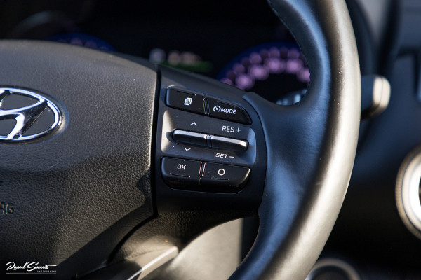 Hyundai Kona 1.6 T-GDI 4WD Premium | Trekhaak | Keyless | Primium audio | Blis | Apple carplay |