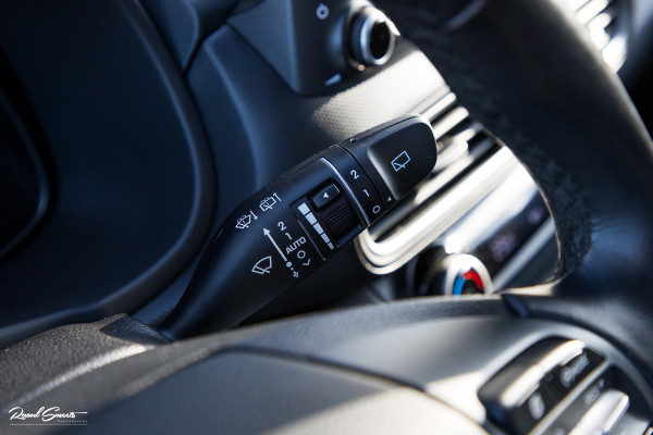 Hyundai Kona 1.6 T-GDI 4WD Premium | Trekhaak | Keyless | Primium audio | Blis | Apple carplay |