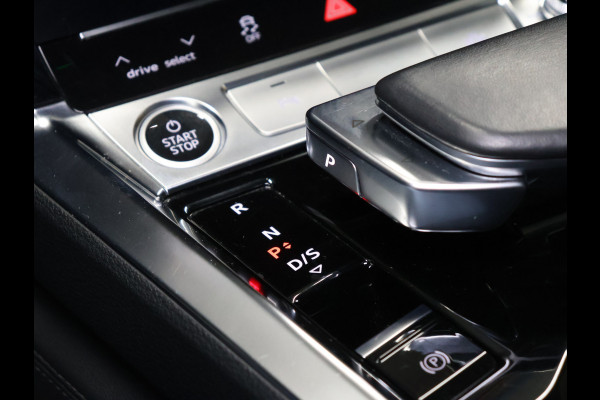 Audi e-tron 55 quattro Business edition Plus 95 kWh [TREKHAAK AFNEEMBAAR, LUCHTVERING, SCHUIFKANTELDAK, MEMORY SEATS, APPLE CARPLAY, ANDROID, SPORTSTOELEN, ADAPTIVE CRUISE, PDC V+A, STOELVERWARMING, NIEUWSTAAT]