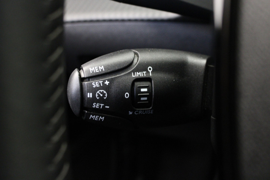 Peugeot 2008 1.2 PureTech Allure |Camera|
