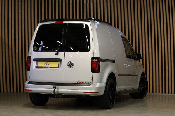 Volkswagen Caddy 2.0 TDI DSG Exclusive | Bi-Xenon | ACC | CarPlay | Camera | Navigatie | F1 Flippers | | Lederen bekleding | PDC | MF Stuur | Spoilerkit | NAP Logisch | Nieuwe APK