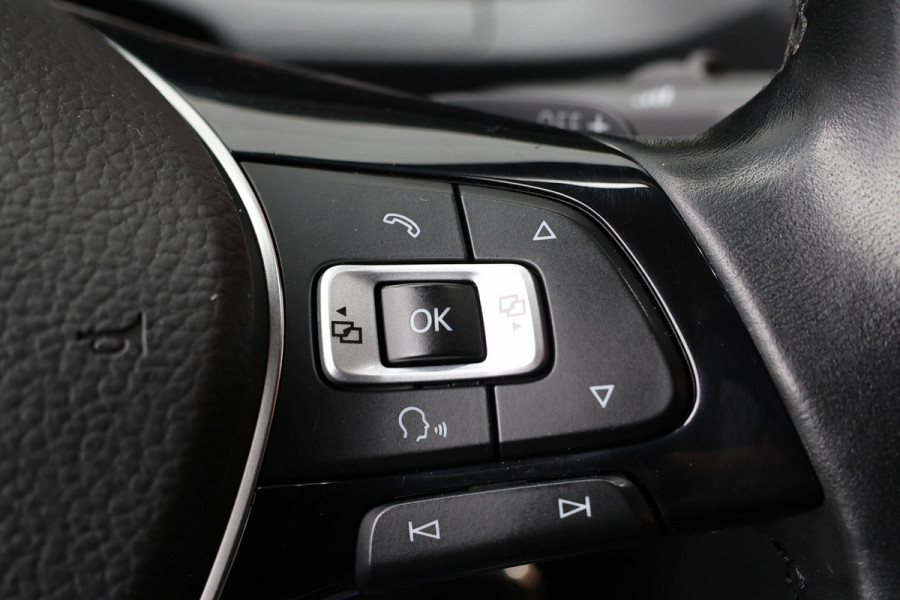 Volkswagen Caddy 2.0 TDI DSG Exclusive | Bi-Xenon | ACC | CarPlay | Camera | Navigatie | F1 Flippers | | Lederen bekleding | PDC | MF Stuur | Spoilerkit | NAP Logisch | Nieuwe APK