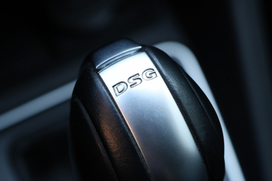 Volkswagen Caddy 2.0 TDI DSG Exclusive | Bi-Xenon | ACC | CarPlay | Camera | Navigatie | F1 Flippers | | Lederen bekleding | PDC | MF Stuur | Spoilerkit | NAP Logisch | Nieuwe APK