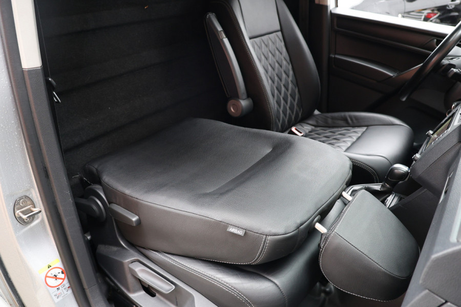 Volkswagen Caddy 2.0 TDI DSG Exclusive | Bi-Xenon | ACC | CarPlay | Camera | Navigatie | F1 Flippers | | Lederen bekleding | PDC | MF Stuur | Spoilerkit | NAP Logisch | Nieuwe APK