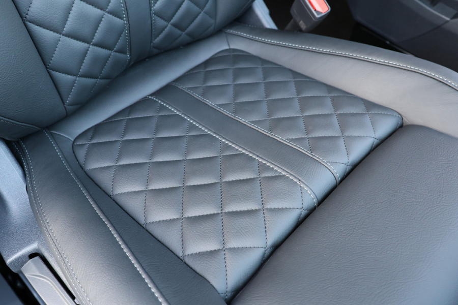 Ford Transit Custom 320 2.0 TDCI 170 PK L2H1 Limited DC | Dubbel Cabine | 360 Camera | ACC | Blind Spot | Navigatie | Camera | CarPlay | Lane Assist Elek. Trekhaak | 5-Zitter | BPM VRIJ | Verlengde fabrieksgarantie tot 12-2029