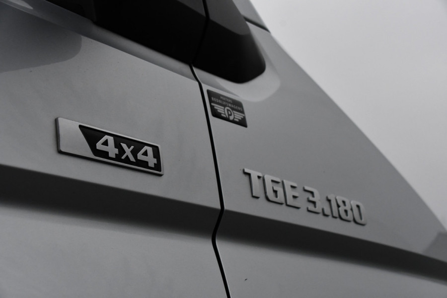 MAN TGE 3.180 35 2.0 L4H3 4x4 PB Edition Cruise, Carplay, Camera, Clima, LED, 177pk, Automaat. Leder, Multimedia, Uniek!