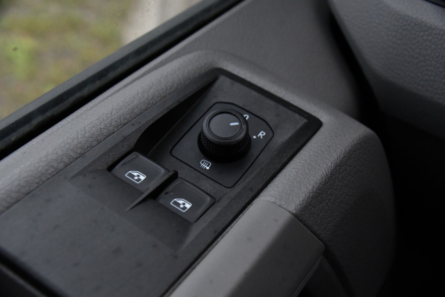 MAN TGE 3.180 35 2.0 L4H3 4x4 PB Edition Cruise, Carplay, Camera, Clima, LED, 177pk, Automaat. Leder, Multimedia, Uniek!