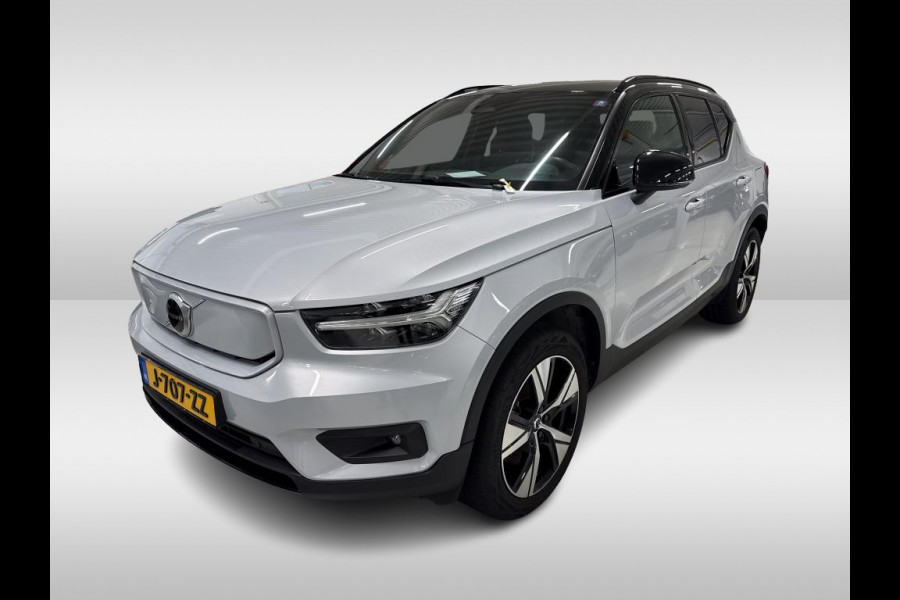 Volvo XC40 Recharge P8 AWD R-Design / Trekhaak / Camera / Keyless / Harman Kardon / 19'' / Half leder / Stuur+Stoelverwarming / DAB / Dodehoek / ACC