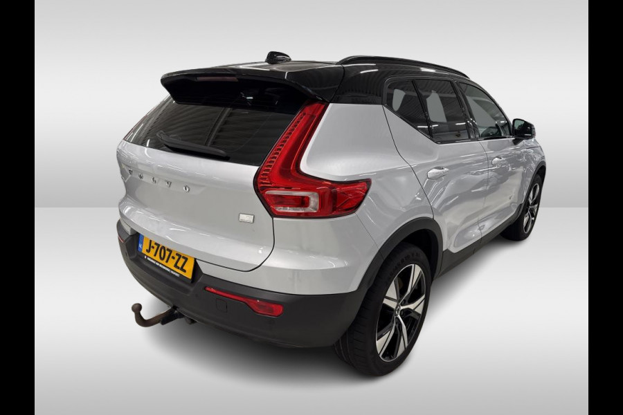 Volvo XC40 Recharge P8 AWD R-Design / Trekhaak / Camera / Keyless / Harman Kardon / 19'' / Half leder / Stuur+Stoelverwarming / DAB / Dodehoek / ACC
