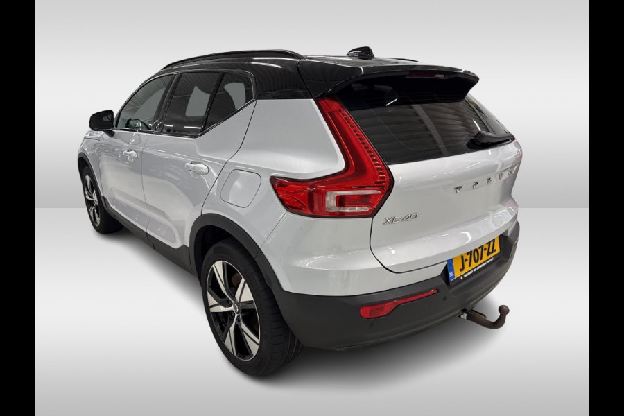 Volvo XC40 Recharge P8 AWD R-Design / Trekhaak / Camera / Keyless / Harman Kardon / 19'' / Half leder / Stuur+Stoelverwarming / DAB / Dodehoek / ACC