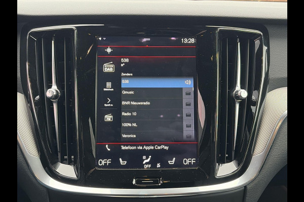 Volvo V60 2.0 B4 R-Design| Elektr. Sportstoelen | 19inch LMV | Trekhaak | Camera | Climate Pack | Pilot Assist | Carplay - Android