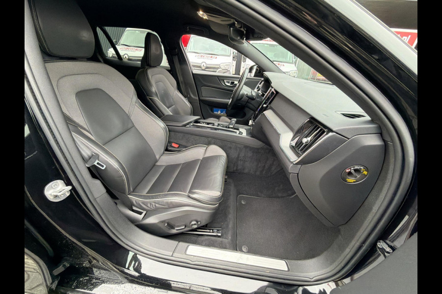 Volvo V60 2.0 B4 R-Design| Elektr. Sportstoelen | 19inch LMV | Trekhaak | Camera | Climate Pack | Pilot Assist | Carplay - Android