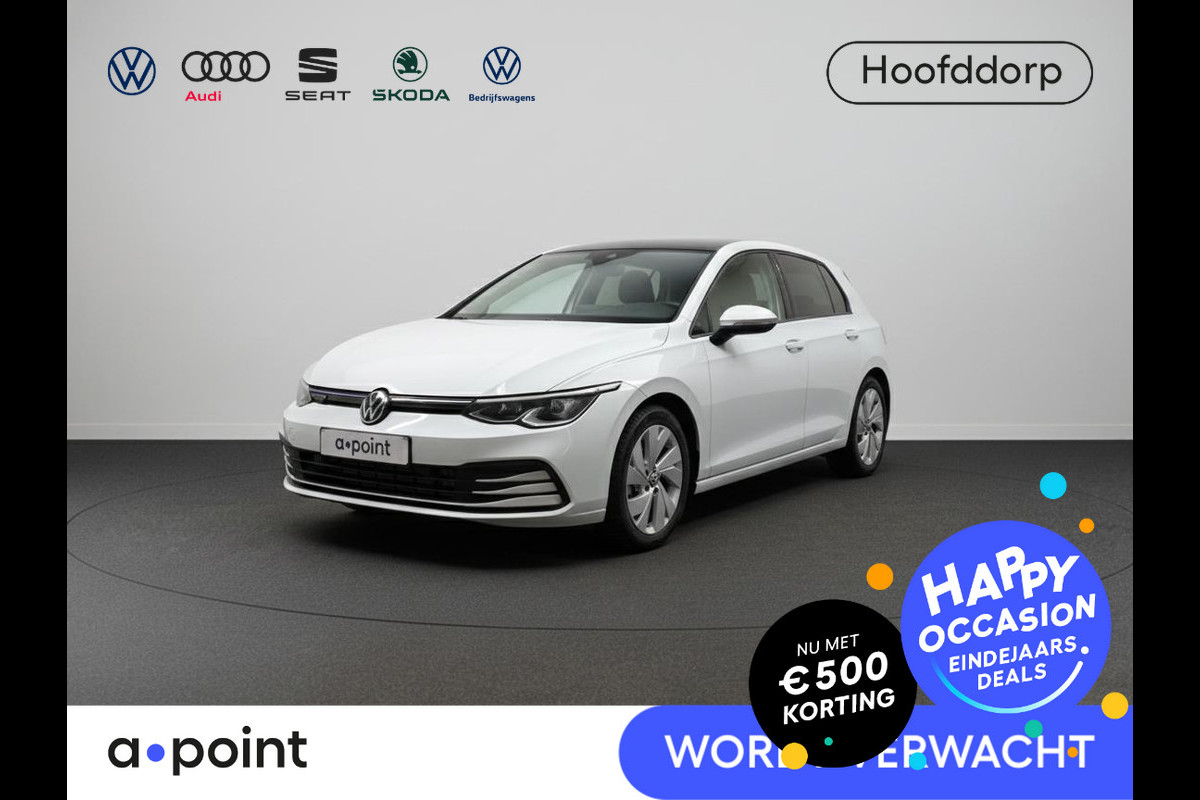 Volkswagen Golf 1.5 TSI Life Edition 116 pk | Verlengde garantie | Navigatie via App | Panoramadak | Parkeersensoren | Autom. airco (3 zones) | Stoelverwarming |