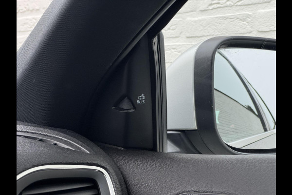 Volvo V40 1.5 T2 R-design Aut Navigatie Keyless Leder+verwarming Pdc v+a Led Clima