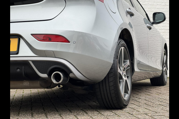 Volvo V40 1.5 T2 R-design Aut Navigatie Keyless Leder+verwarming Pdc v+a Led Clima