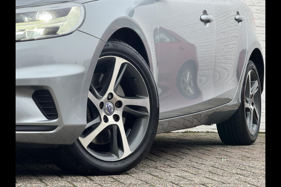 Volvo V40 1.5 T2 R-design Aut Navigatie Keyless Leder+verwarming Pdc v+a Led Clima