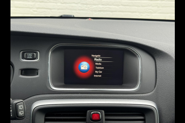 Volvo V40 1.5 T2 R-design Aut Navigatie Keyless Leder+verwarming Pdc v+a Led Clima