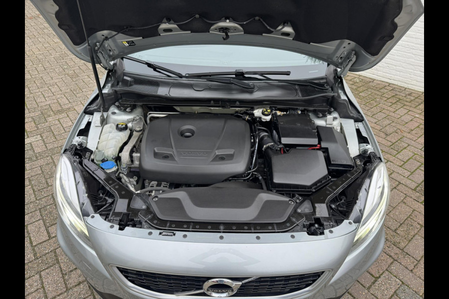 Volvo V40 1.5 T2 R-design Aut Navigatie Keyless Leder+verwarming Pdc v+a Led Clima