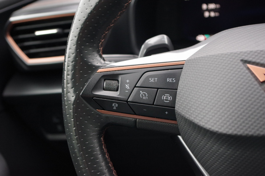 CUPRA Formentor 1.4 e-Hybrid 204 PK Adrenaline PHEV, Carplay, Adap. Cruise Control, 19" LM Velgen