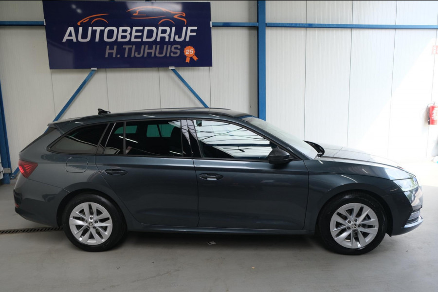 Škoda Octavia Combi 1.5 e-TSI Business Edition Automaat - Airco, Cruise, Navi, PDC.