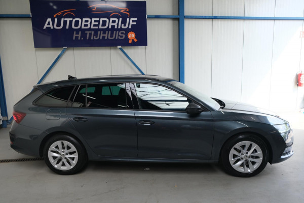 Škoda Octavia Combi 1.5 e-TSI Business Edition Automaat - Airco, Cruise, Navi, PDC.