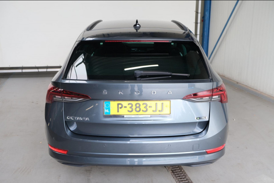 Škoda Octavia Combi 1.5 e-TSI Business Edition Automaat - Airco, Cruise, Navi, PDC.