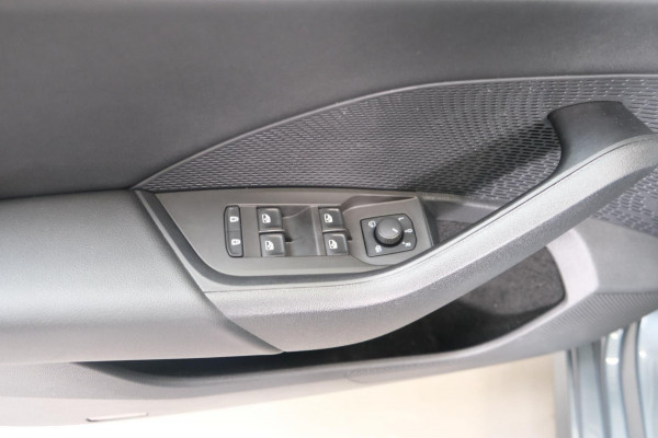 Škoda Octavia Combi 1.5 e-TSI Business Edition Automaat - Airco, Cruise, Navi, PDC.