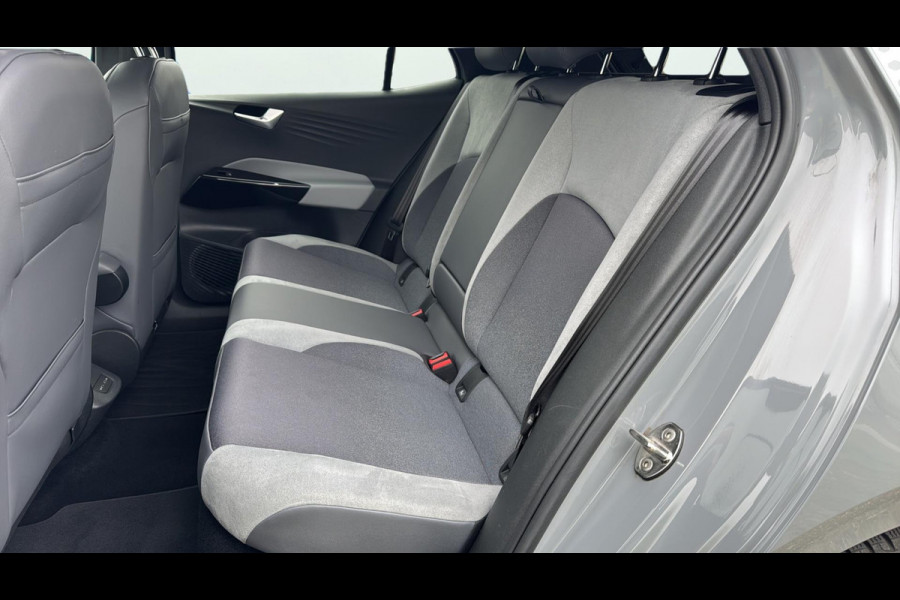 Volkswagen ID.3 First Plus 58 kWh 19 " LM VELGEN ACHTERUITRIJCAMERA STOELVERWARMING 1E EIGENAAR