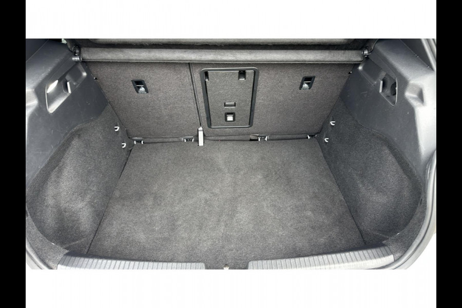 Volkswagen ID.3 First Plus 58 kWh 19 " LM VELGEN ACHTERUITRIJCAMERA STOELVERWARMING 1E EIGENAAR