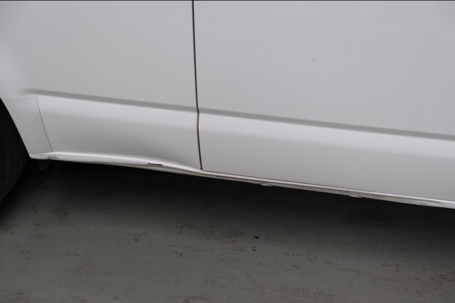 Volkswagen Transporter 2.0 TDI L2H1 30 DC