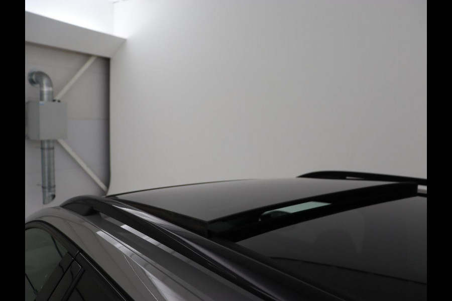 Škoda Superb 1.4 TSI iV Sportline | Panoramadak | Trekhaak | Stoelverwarming | Adaptive cruise | Camera | Alcantara | 19'' | Carplay | Matrix LED | Navigatie | Achterbankverwarming | PHEV | Plug In