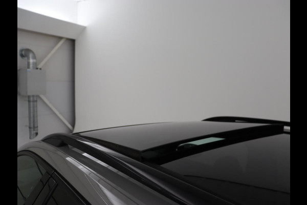 Škoda Superb 1.4 TSI iV Sportline | Panoramadak | Trekhaak | Stoelverwarming | Adaptive cruise | Camera | Alcantara | 19'' | Carplay | Matrix LED | Navigatie | Achterbankverwarming | PHEV | Plug In