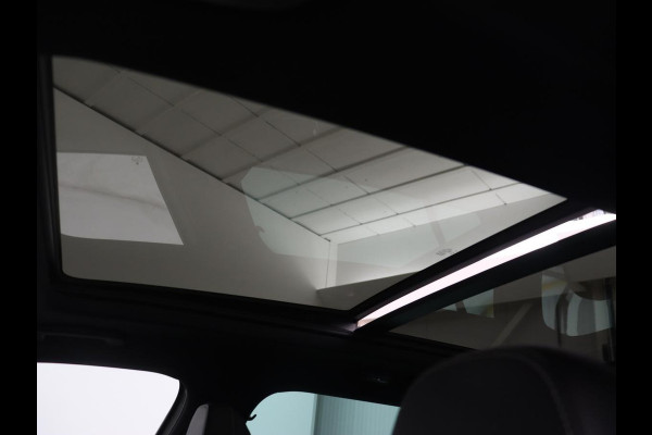 Škoda Superb 1.4 TSI iV Sportline | Panoramadak | Trekhaak | Stoelverwarming | Adaptive cruise | Camera | Alcantara | 19'' | Carplay | Matrix LED | Navigatie | Achterbankverwarming | PHEV | Plug In
