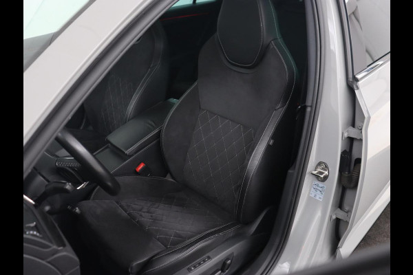 Škoda Superb 1.4 TSI iV Sportline | Panoramadak | Trekhaak | Stoelverwarming | Adaptive cruise | Camera | Alcantara | 19'' | Carplay | Matrix LED | Navigatie | Achterbankverwarming | PHEV | Plug In