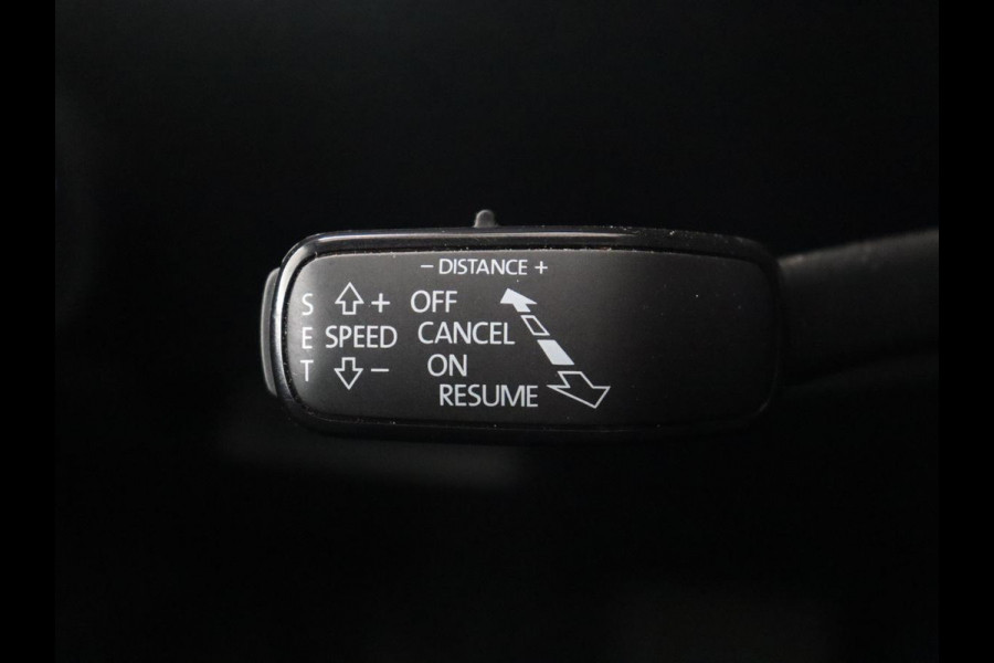 Škoda Superb 1.4 TSI iV Sportline | Panoramadak | Trekhaak | Stoelverwarming | Adaptive cruise | Camera | Alcantara | 19'' | Carplay | Matrix LED | Navigatie | Achterbankverwarming | PHEV | Plug In