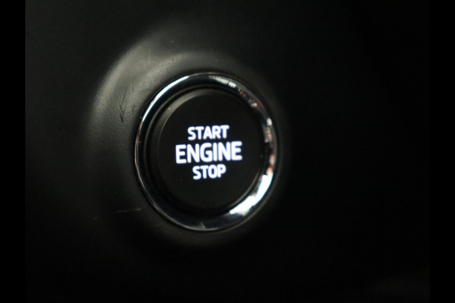 Škoda Superb 1.4 TSI iV Sportline | Panoramadak | Trekhaak | Stoelverwarming | Adaptive cruise | Camera | Alcantara | 19'' | Carplay | Matrix LED | Navigatie | Achterbankverwarming | PHEV | Plug In