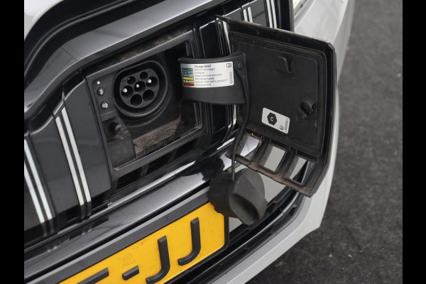 Škoda Superb 1.4 TSI iV Sportline | Panoramadak | Trekhaak | Stoelverwarming | Adaptive cruise | Camera | Alcantara | 19'' | Carplay | Matrix LED | Navigatie | Achterbankverwarming | PHEV | Plug In