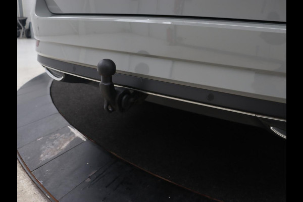 Škoda Superb 1.4 TSI iV Sportline | Panoramadak | Trekhaak | Stoelverwarming | Adaptive cruise | Camera | Alcantara | 19'' | Carplay | Matrix LED | Navigatie | Achterbankverwarming | PHEV | Plug In